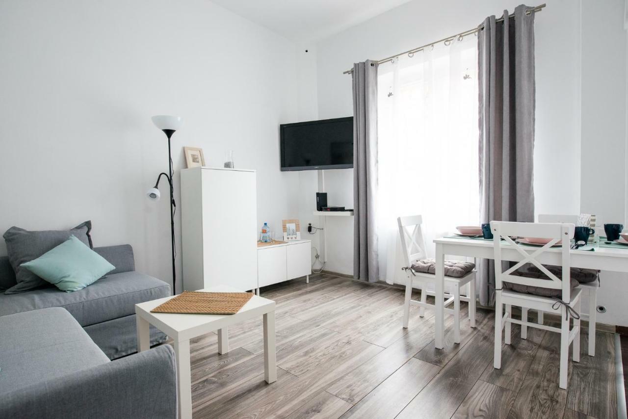 Apartament Przedzamcze Thorn Exterior foto