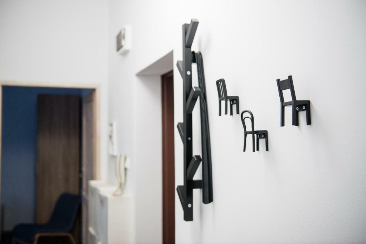 Apartament Przedzamcze Thorn Exterior foto